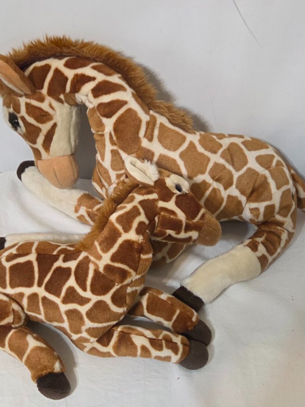 FAO Schwarz Lot of 2 Giraffes 20" and 13" Plush